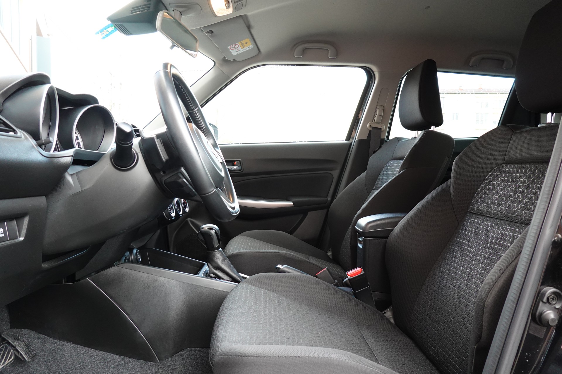 SUZUKI Swift 1.2 Compact Top Hybrid CVT - "CH Auto * Rabais Taxe * Tempomat Adapt * Keyless * Clim. Auto"-image-13