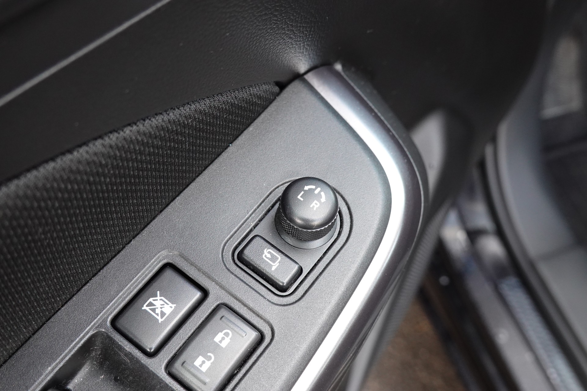 SUZUKI Swift 1.2 Compact Top Hybrid CVT - "CH Auto * Rabais Taxe * Tempomat Adapt * Keyless * Clim. Auto"-image-11