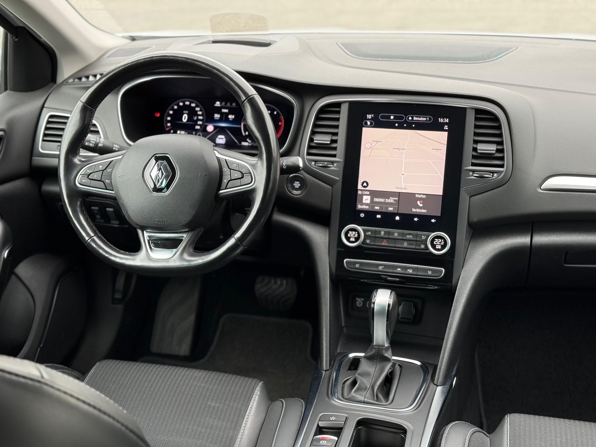 RENAULT Mégane Grandtour 1.5 Blue dCi Intens EDC-image-12
