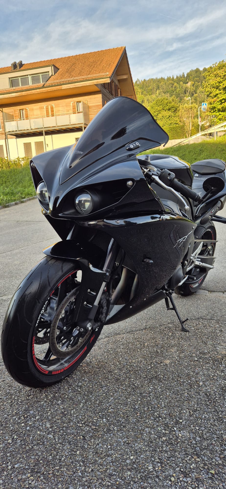 YAMAHA YZF-R1 RN221 BIG BANG-image-1