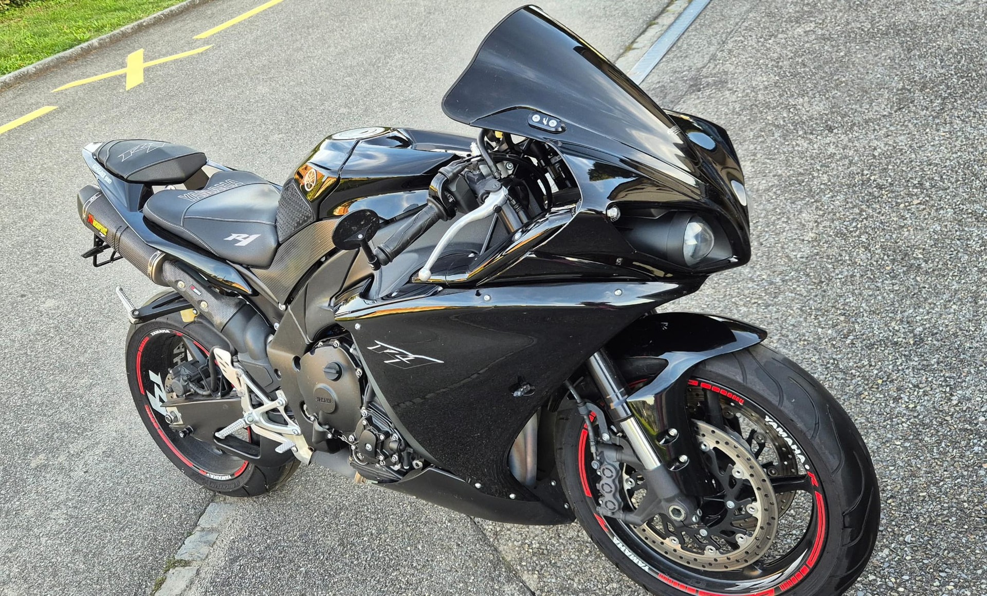 YAMAHA YZF-R1 RN221 BIG BANG-image-2