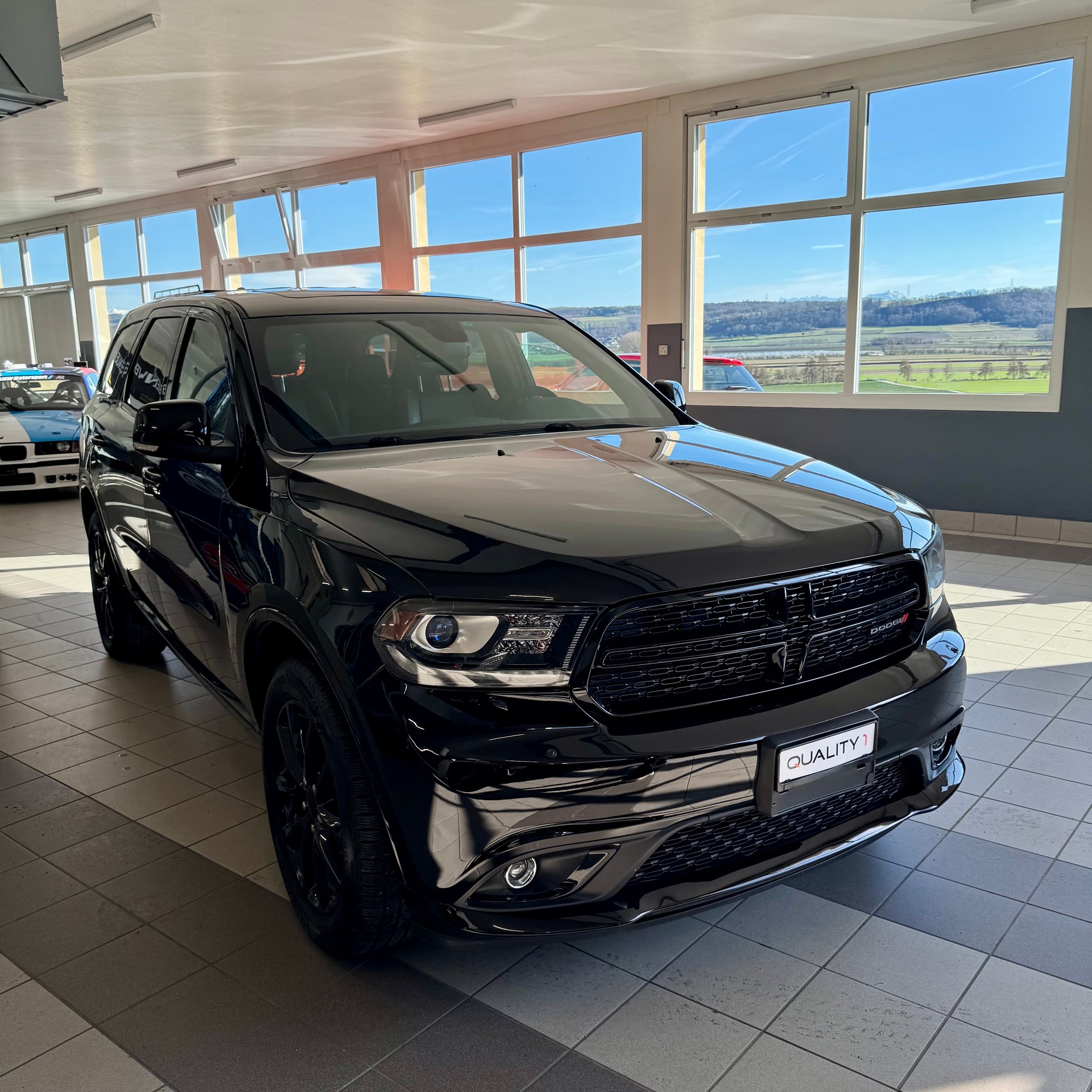DODGE 7 Places-showroom-element-1