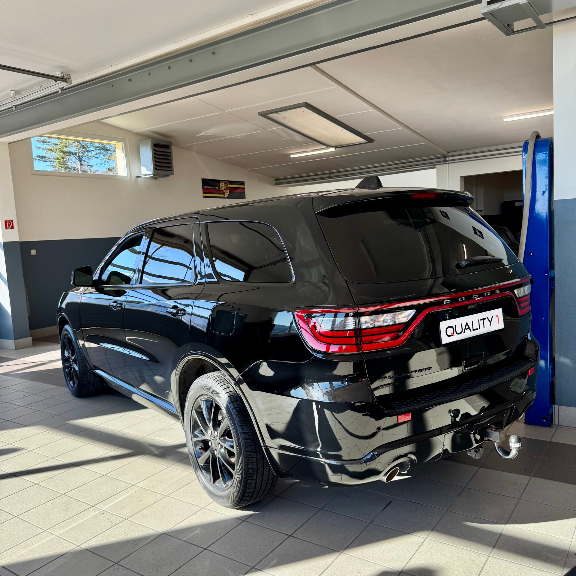 DODGE 7 Places-showroom-element-3