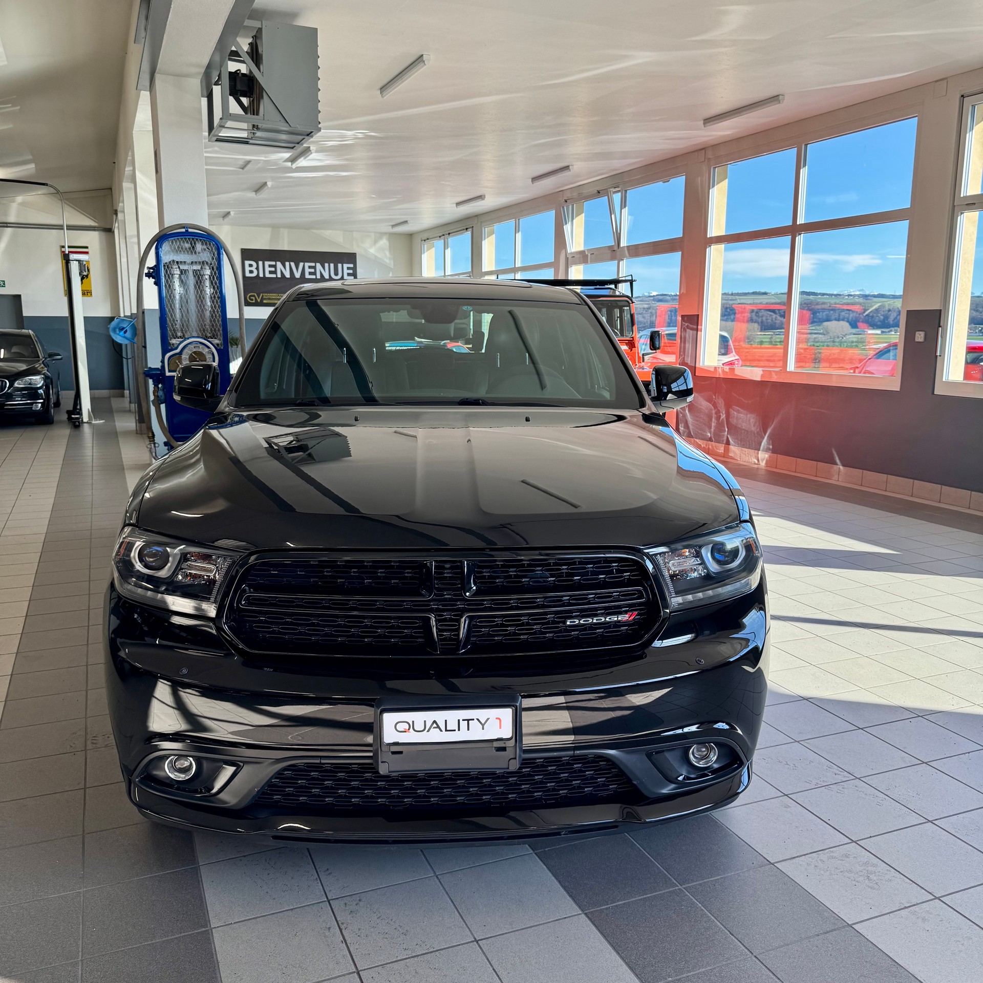 DODGE 7 Places-showroom-element-2