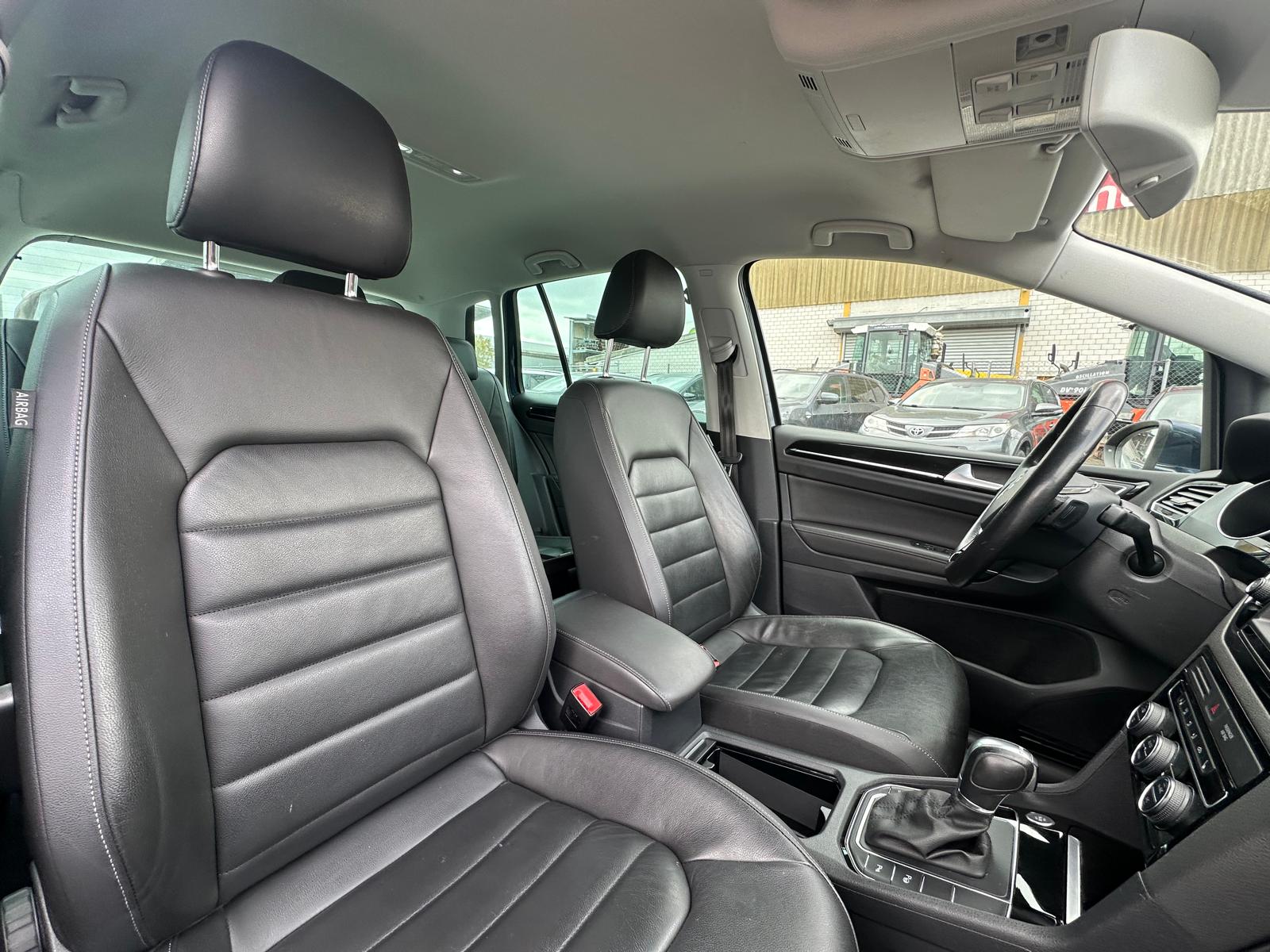 VW Golf Sportsvan 2.0 TDI Highline DSG-image-9