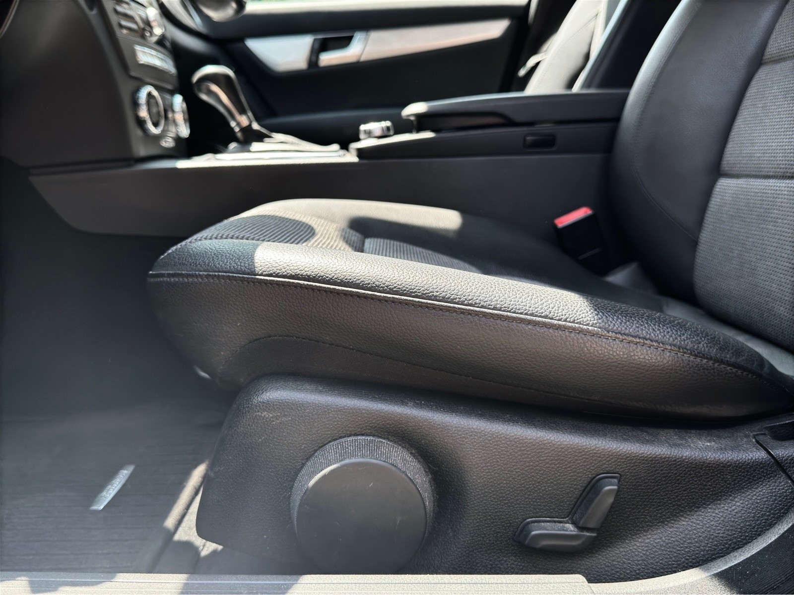 MERCEDES-BENZ C 180 BlueEfficiency Avantgarde 7G-Tronic-image-15