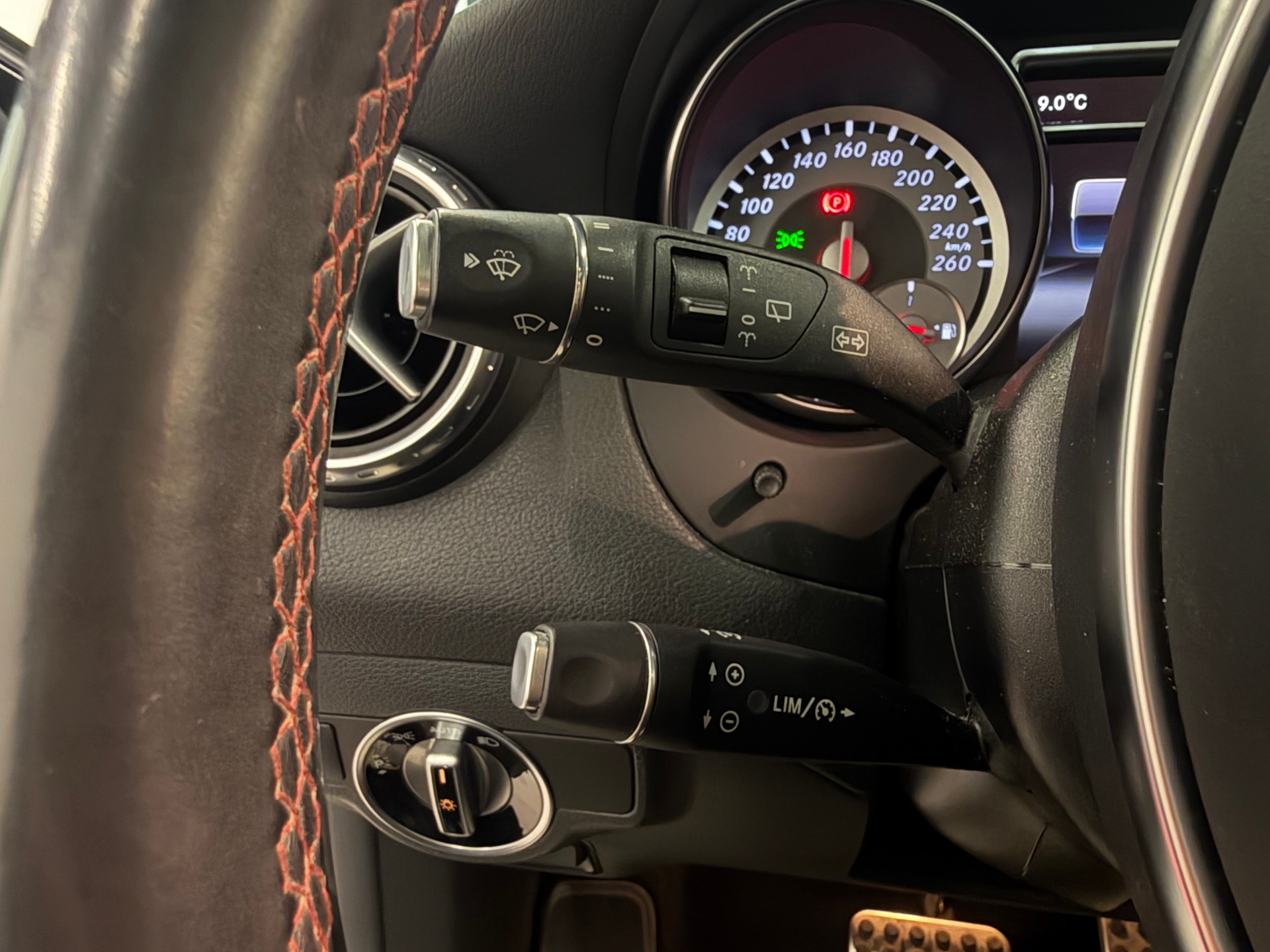 MERCEDES-BENZ GLA 250 AMG Line 4Matic 7G-DCT-image-15