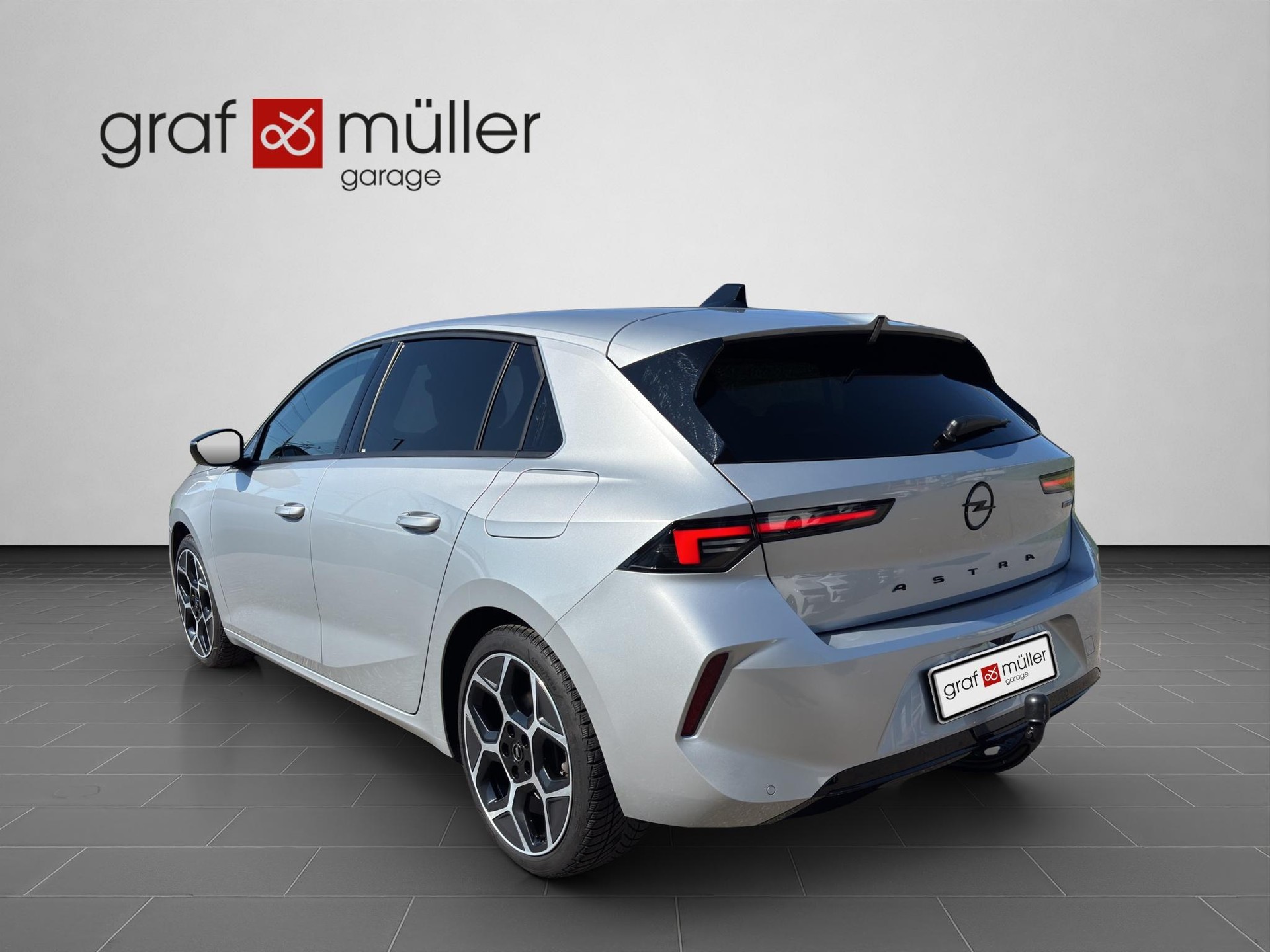 OPEL Astra 1.6 T PHEV 180 Swiss Plus-image-18