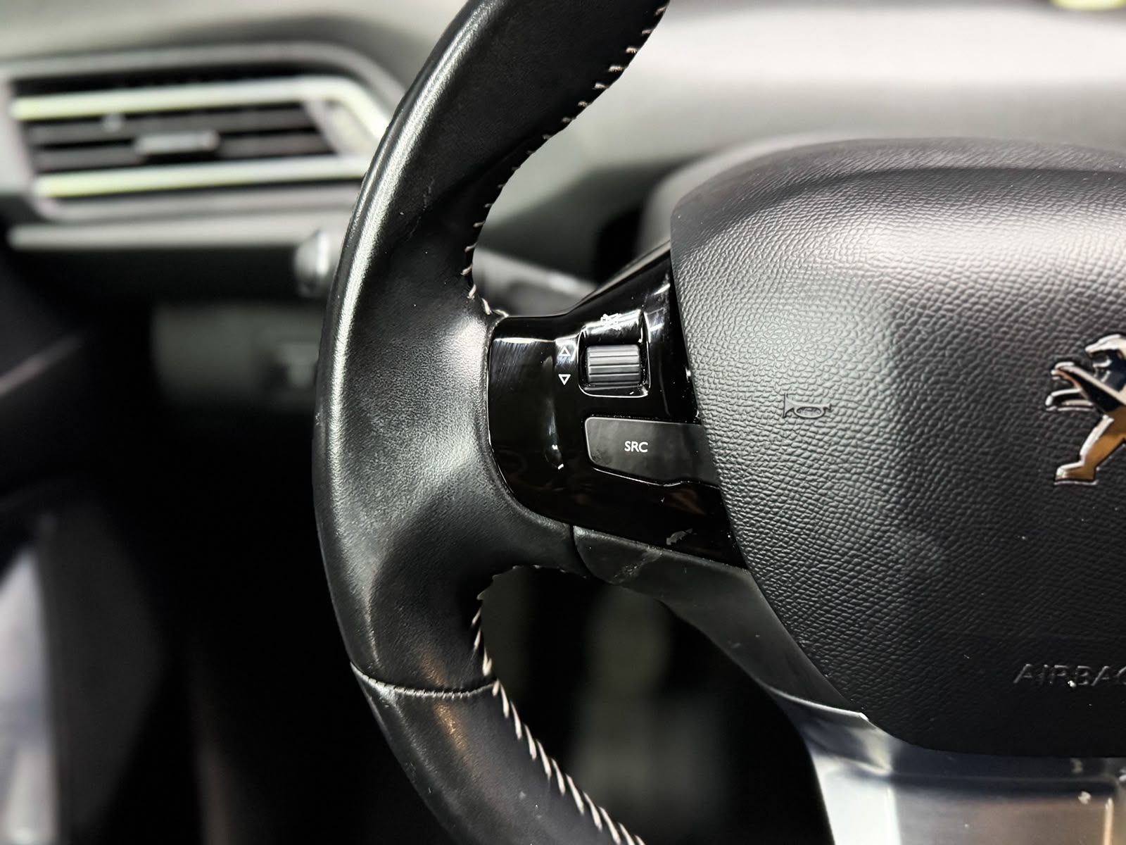 PEUGEOT 308 SW 1.2 THP Allure-image-11
