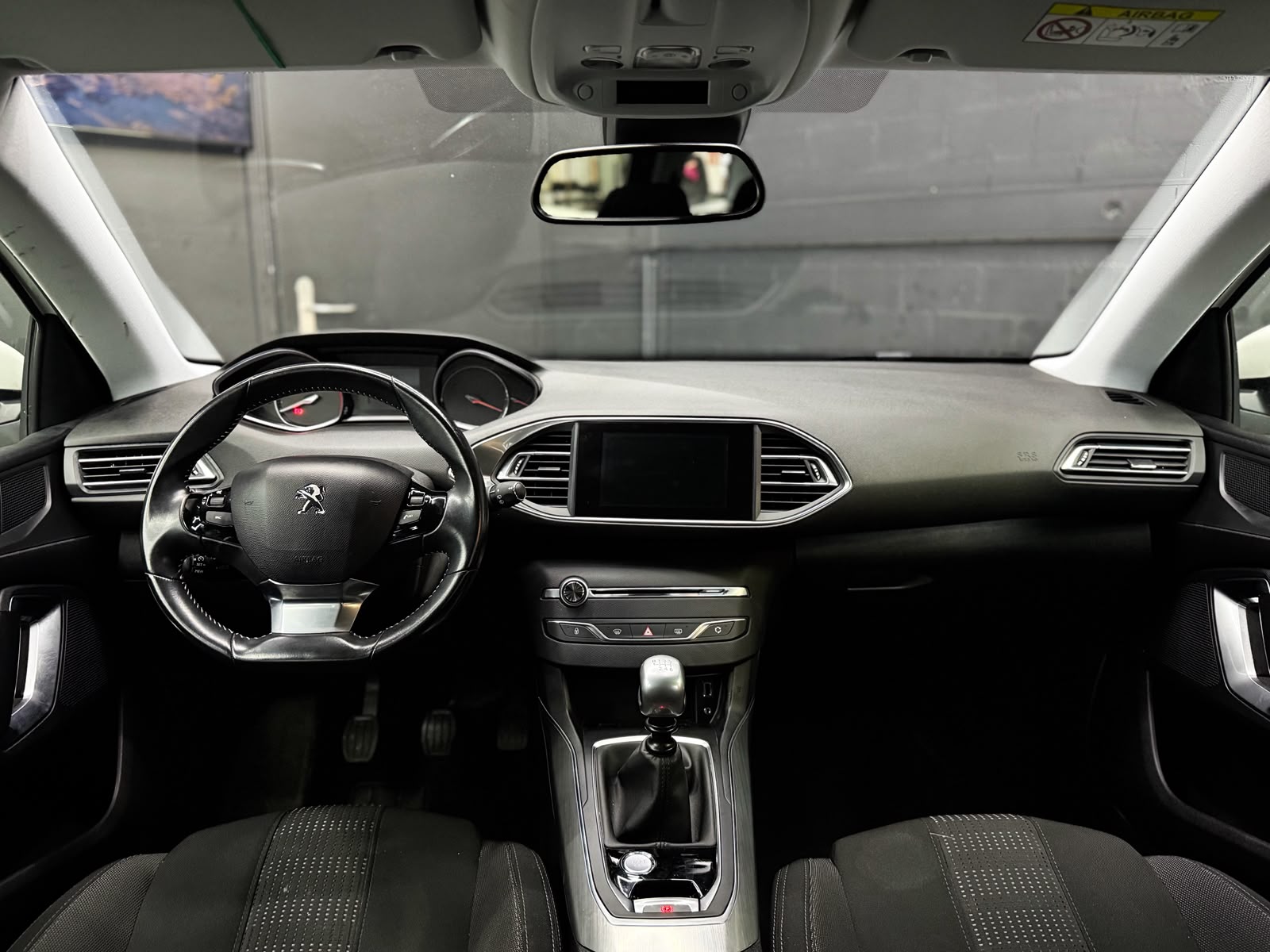 PEUGEOT 308 SW 1.2 THP Allure-image-9