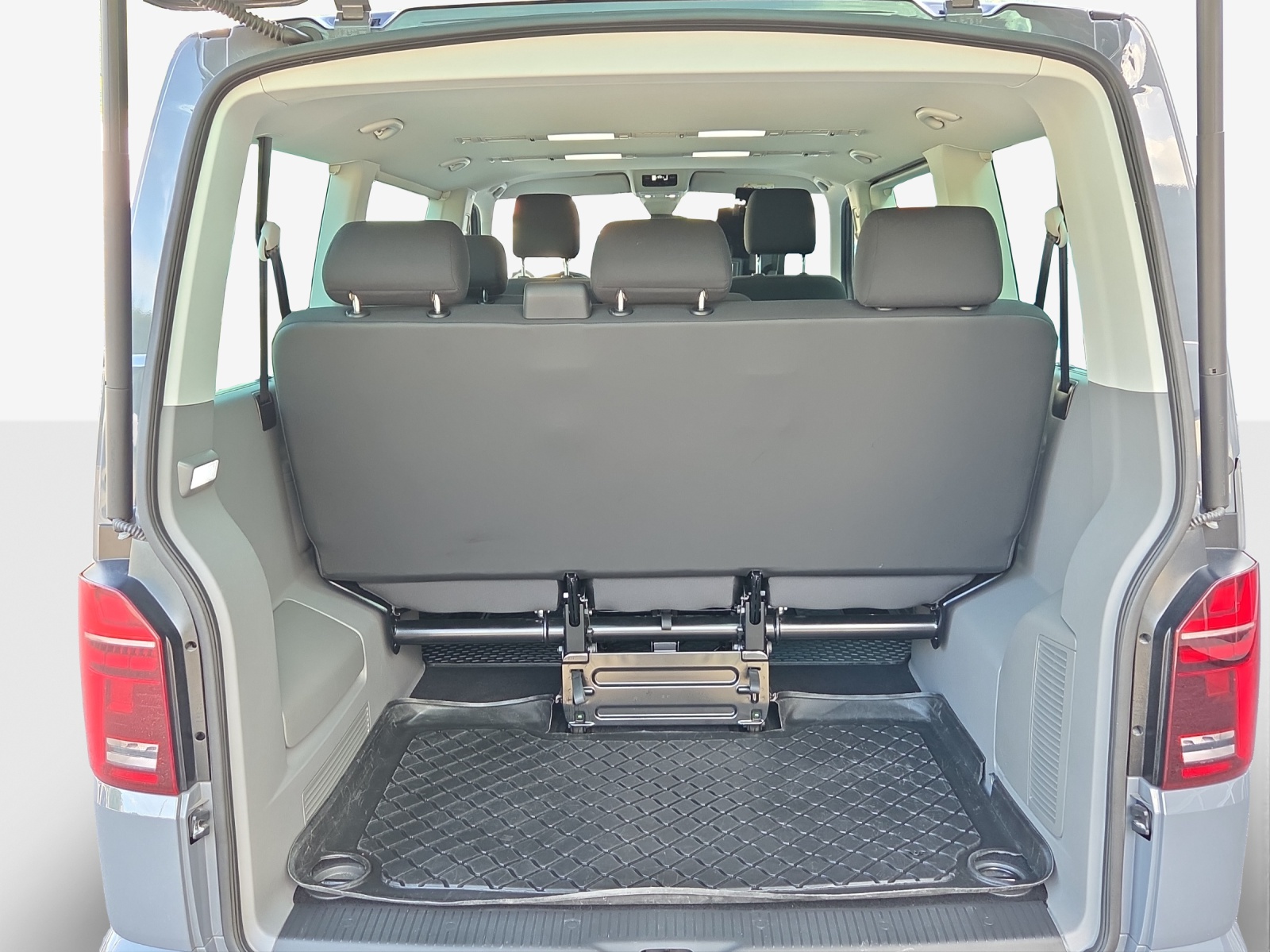 VW T6.1 Caravelle 2.0 TDI Comfortline 4Motion DSG-image-12