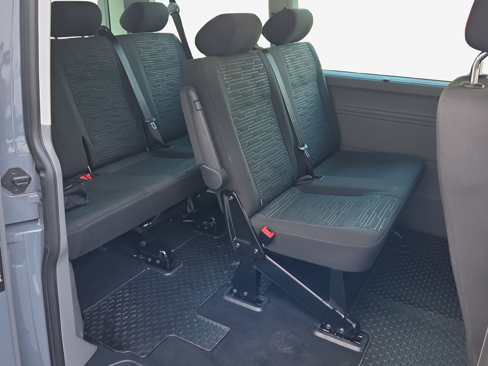 VW T6.1 Caravelle 2.0 TDI Comfortline 4Motion DSG-image-11