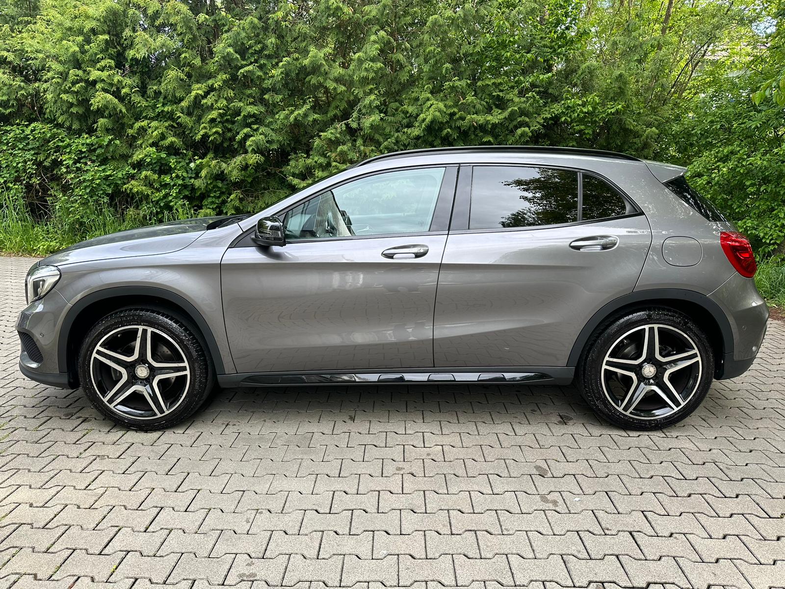 MERCEDES-BENZ GLA 250 AMG Line 4Matic 7G-DCT-showroom-element-1