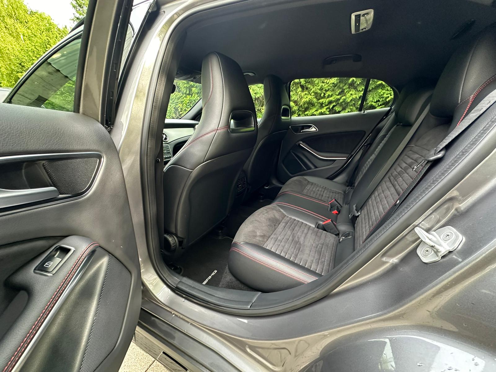 MERCEDES-BENZ GLA 250 AMG Line 4Matic 7G-DCT-image-11