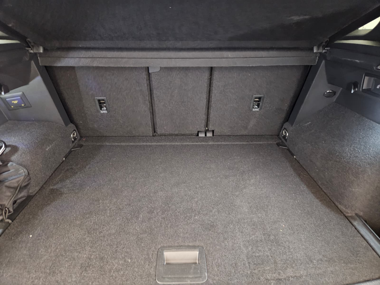 VW Tiguan 2.0TSI R 4Motion DSG-image-14
