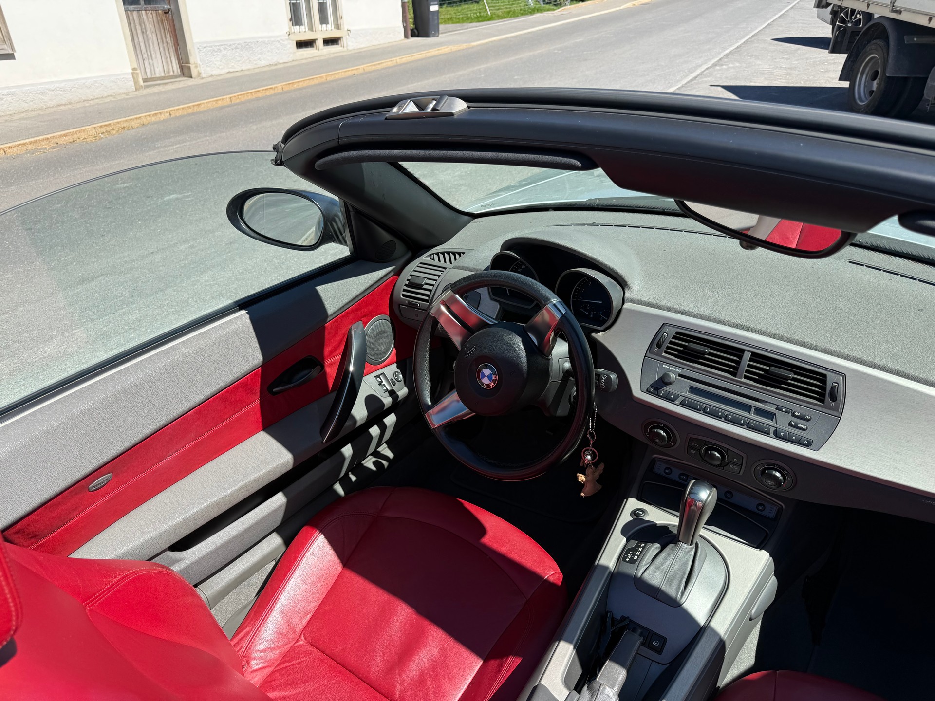 BMW Z4 3.0i Roadster-image-2