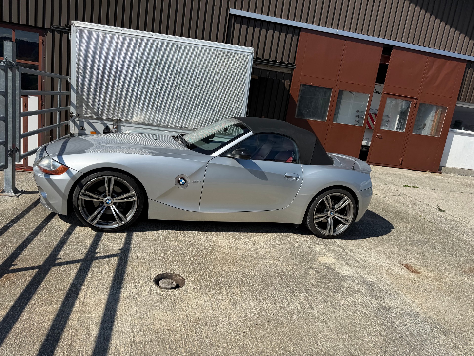 BMW Z4 3.0i Roadster-image-1
