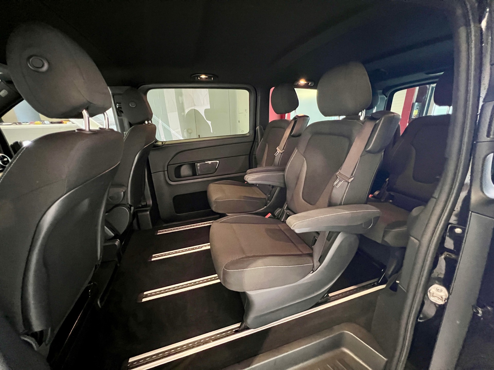 MERCEDES-BENZ V 250 d lang 4Matic 7G-Tronic *AMG Line*-image-13