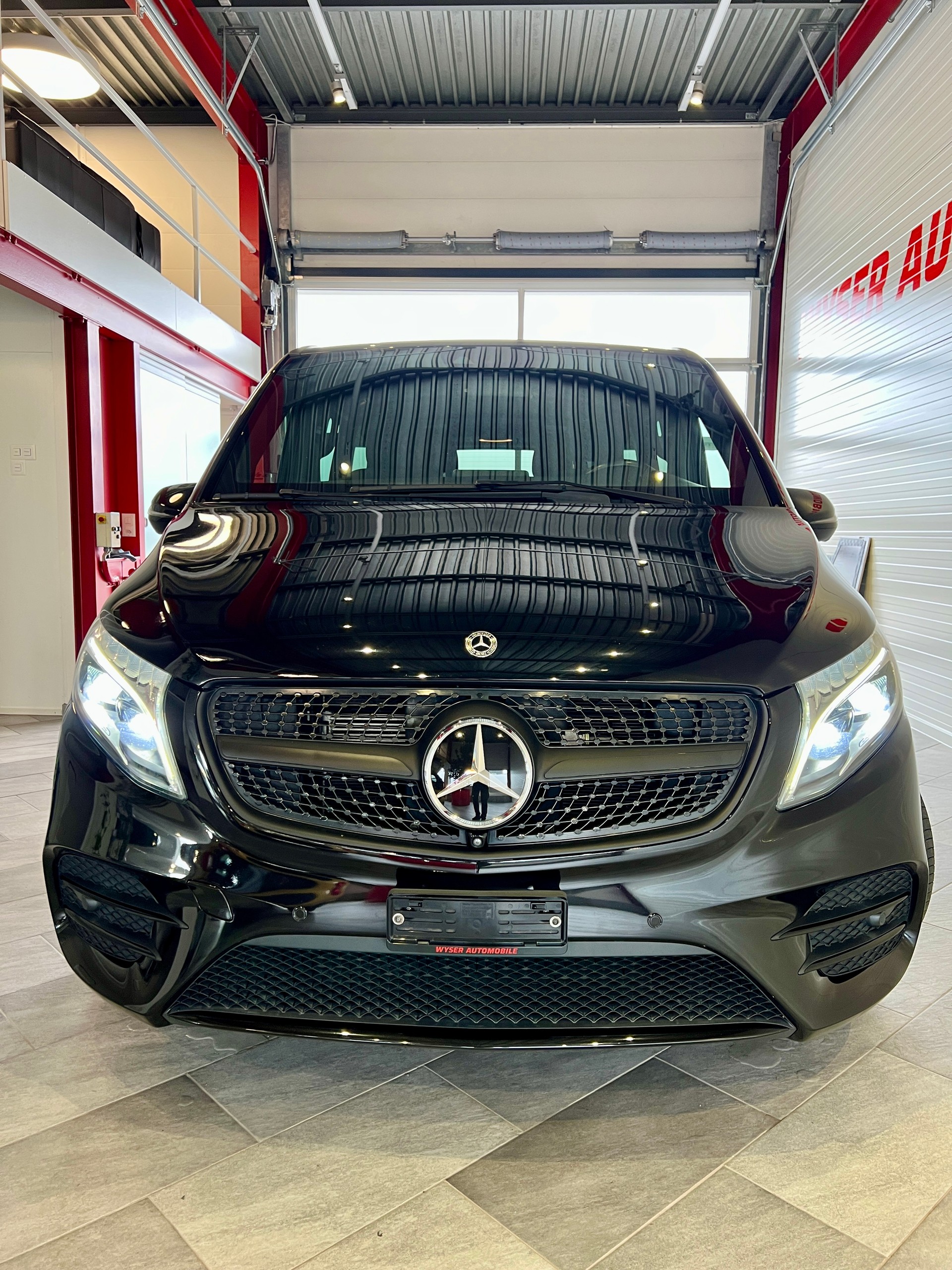 MERCEDES-BENZ V 250 d lang 4Matic 7G-Tronic *AMG Line*-showroom-element-2