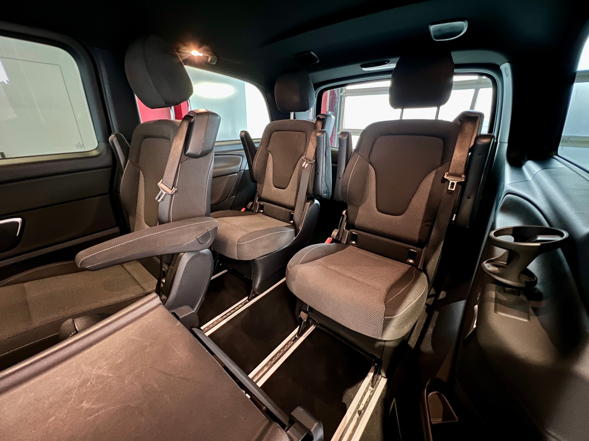 MERCEDES-BENZ V 250 d lang 4Matic 7G-Tronic *AMG Line*-image-14