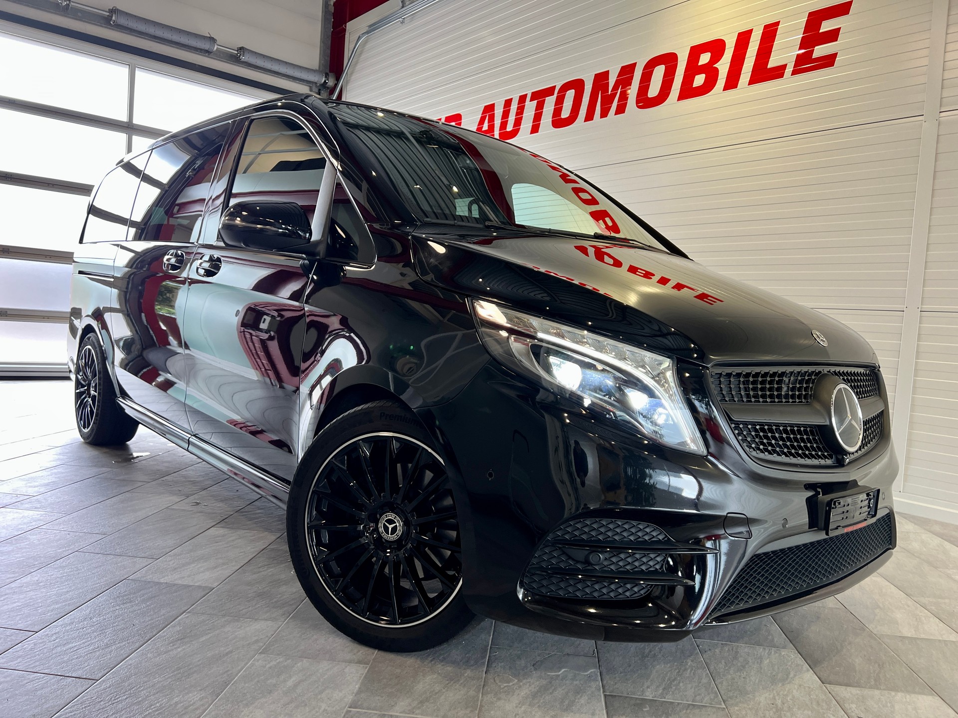 MERCEDES-BENZ V 250 d lang 4Matic 7G-Tronic *AMG Line*-showroom-element-1