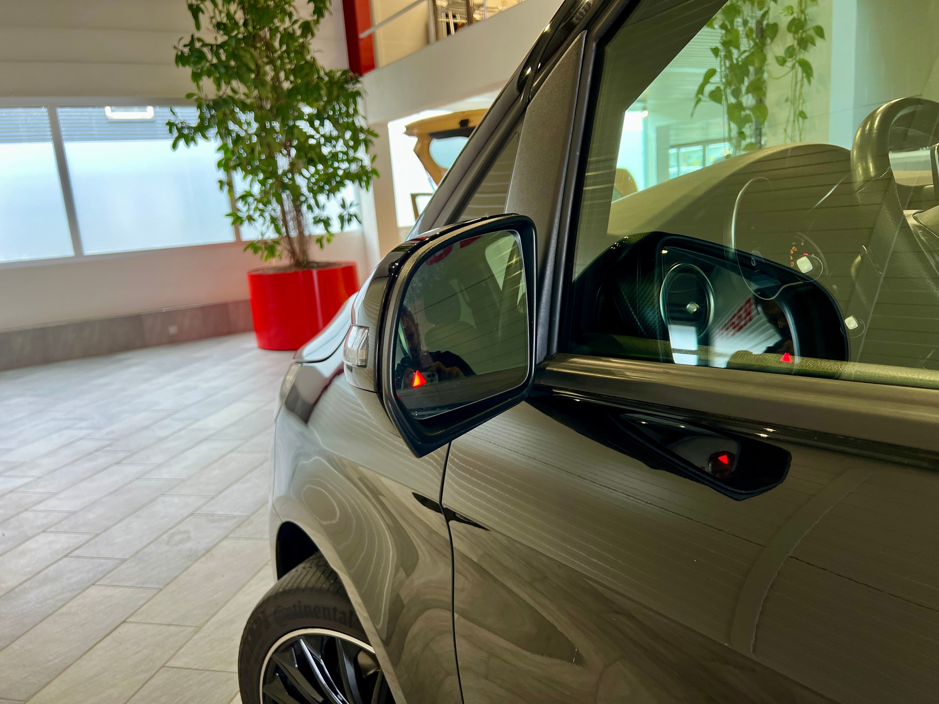 MERCEDES-BENZ V 250 d lang 4Matic 7G-Tronic *AMG Line*-image-21