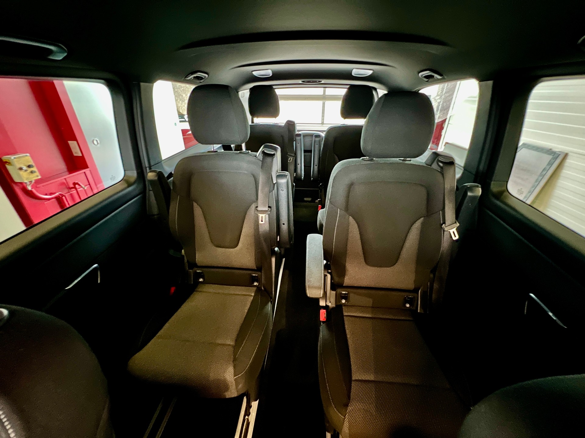 MERCEDES-BENZ V 250 d lang 4Matic 7G-Tronic *AMG Line*-image-31