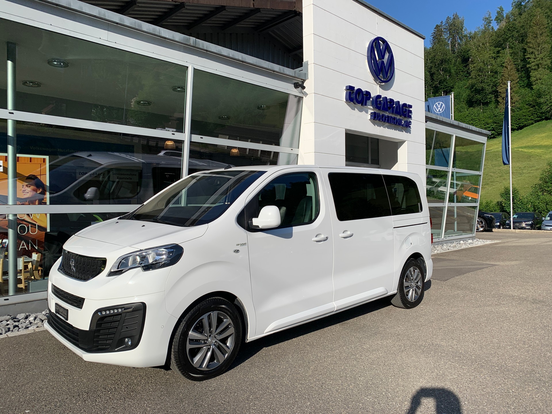 PEUGEOT Traveller 2.0 BlueHDi Allure Standard EAT
