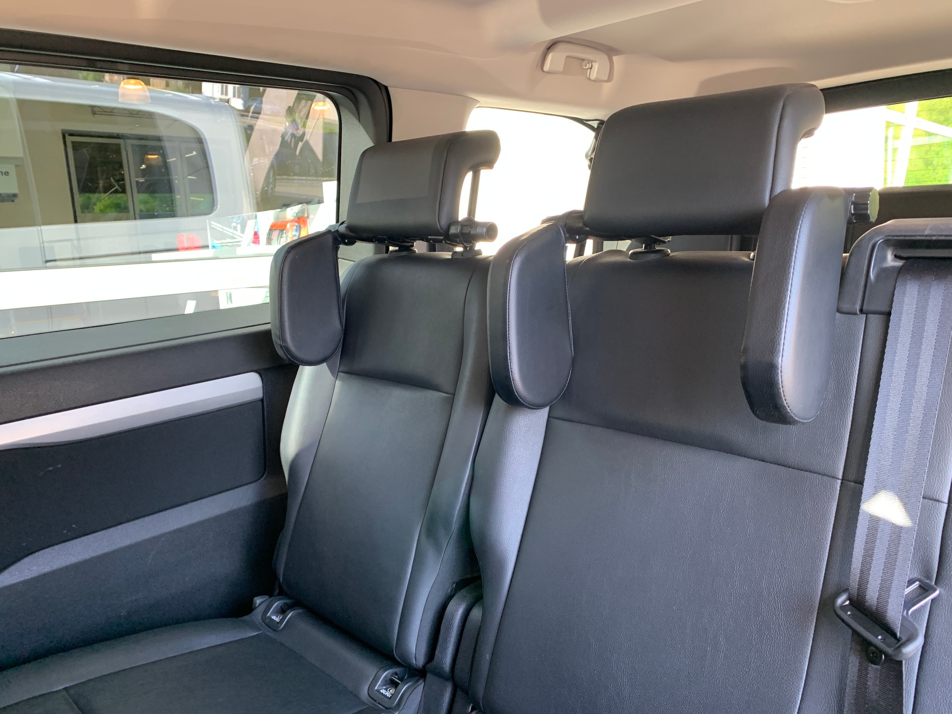 PEUGEOT Traveller 2.0 BlueHDi Allure Standard EAT-image-18