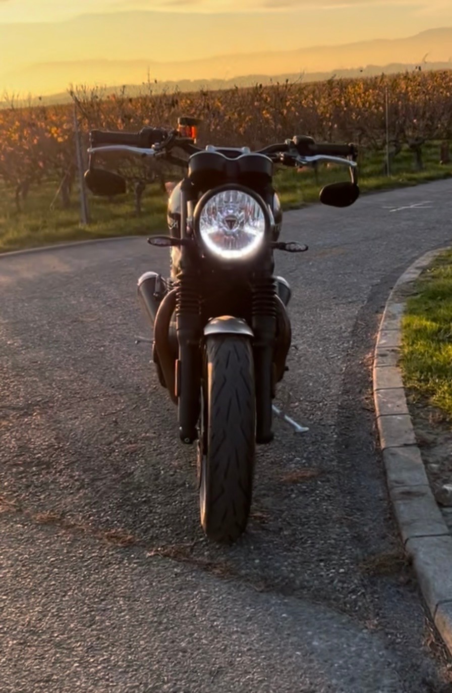 TRIUMPH Speed Twin 1200-image-2