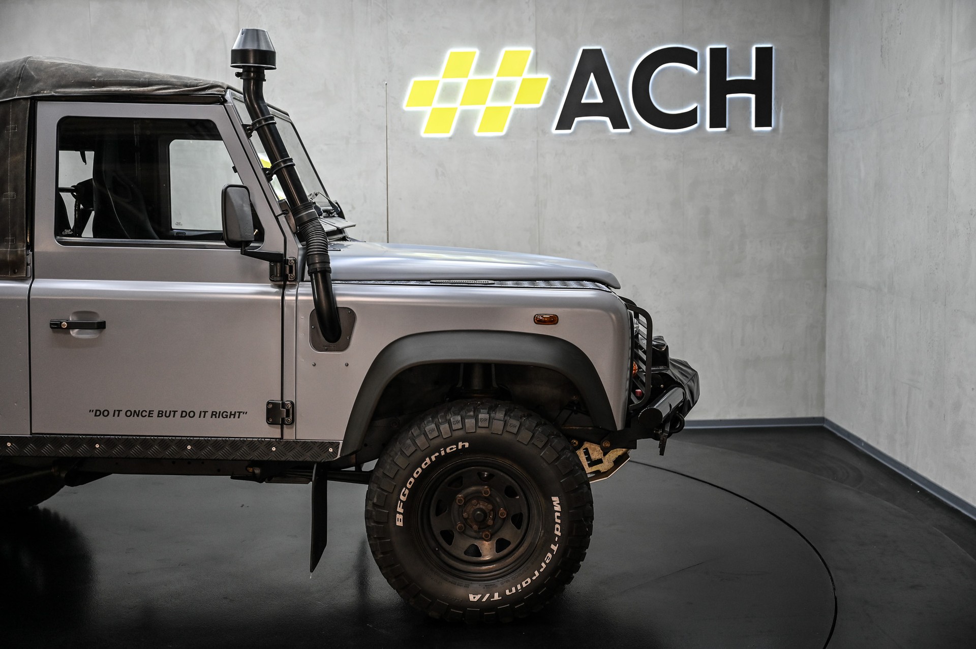 LAND ROVER Defender 90 TD5-image-12