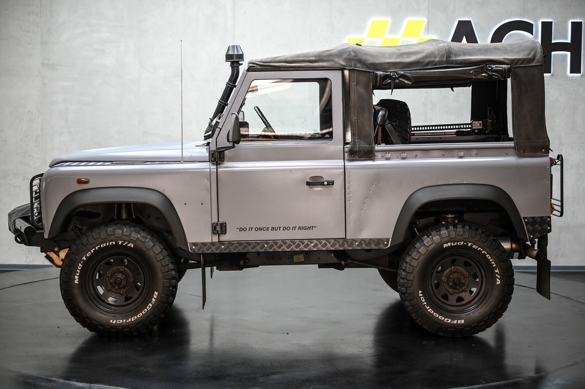 LAND ROVER Defender 90 TD5-image-4