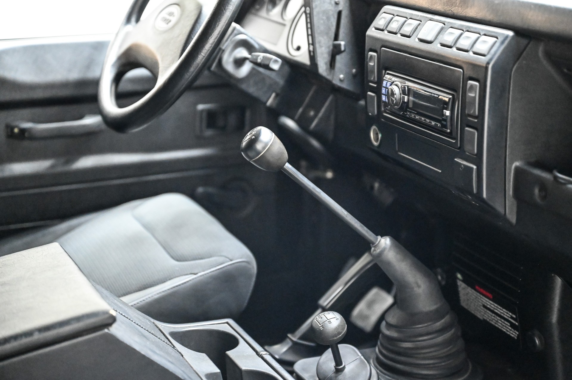 LAND ROVER Defender 90 TD5-image-30