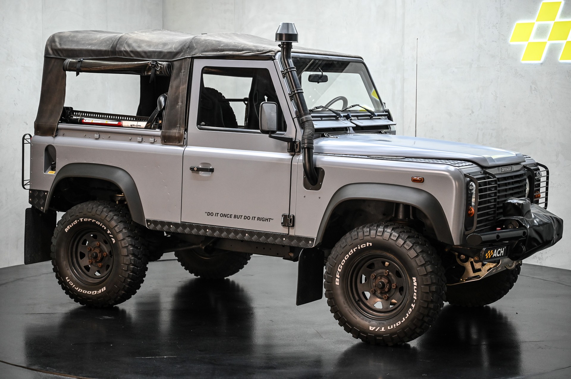 LAND ROVER Defender 90 TD5-image-11