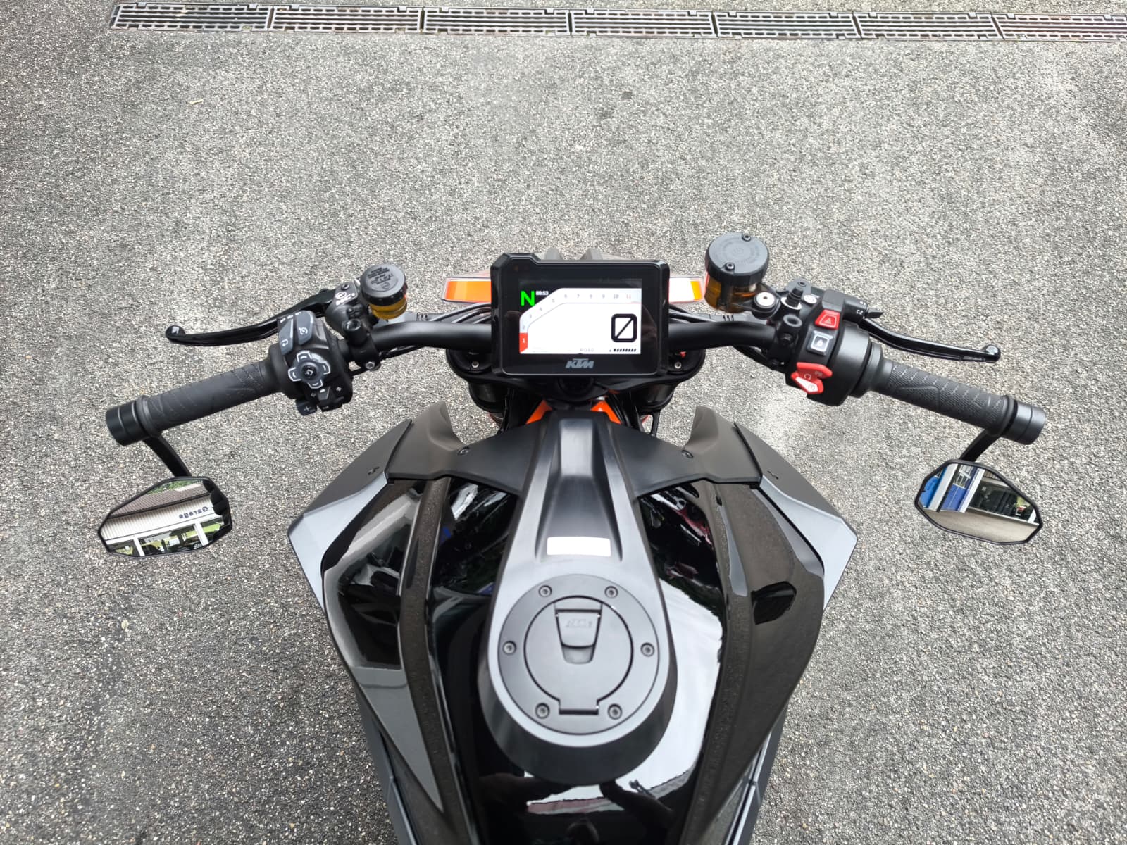 KTM 1290 Super Duke R-image-12