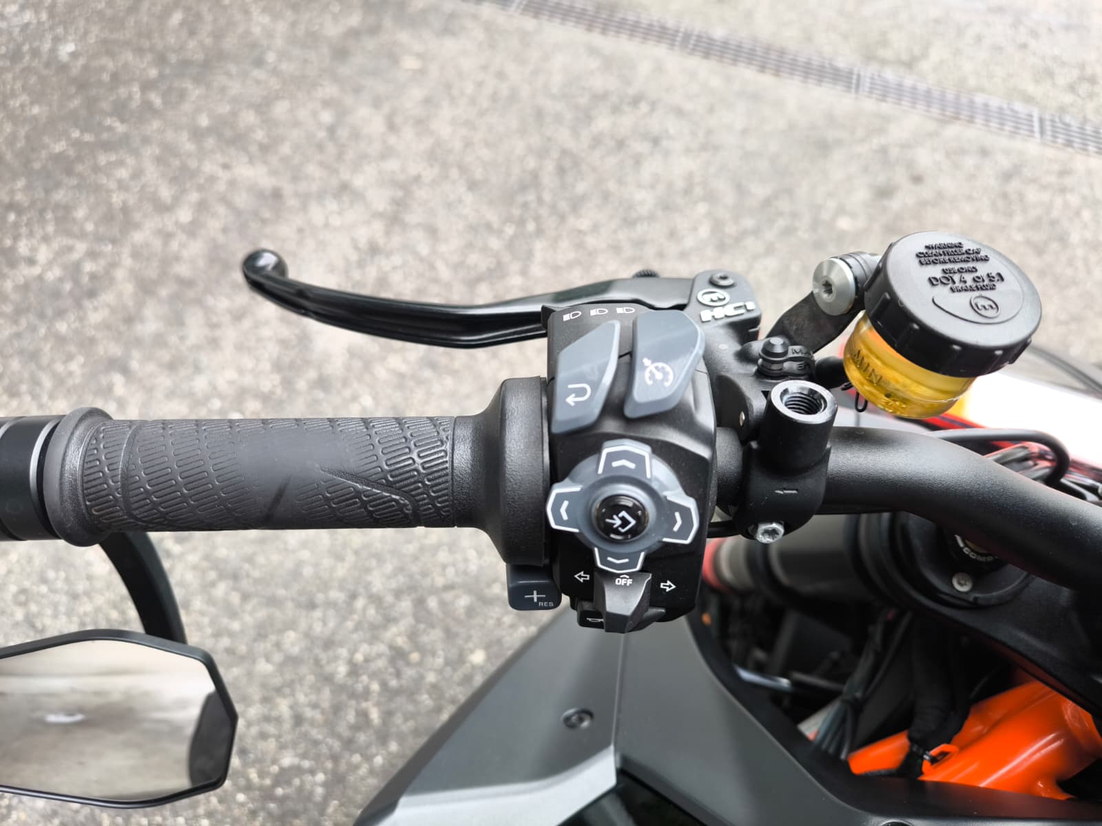 KTM 1290 Super Duke R-image-14