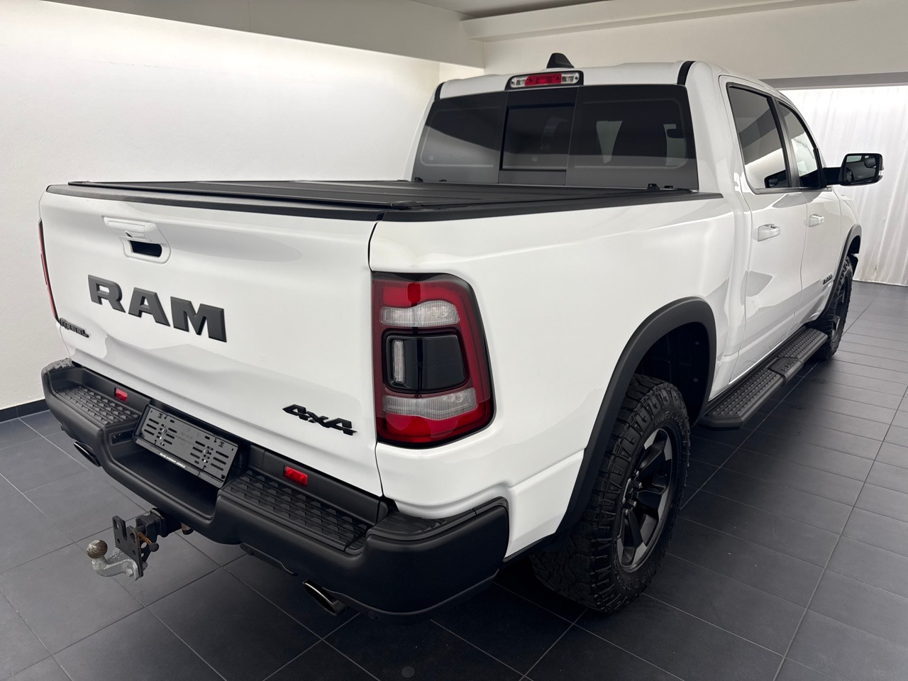 DODGE RAM 1500 5.7 Rebel-showroom-element-2