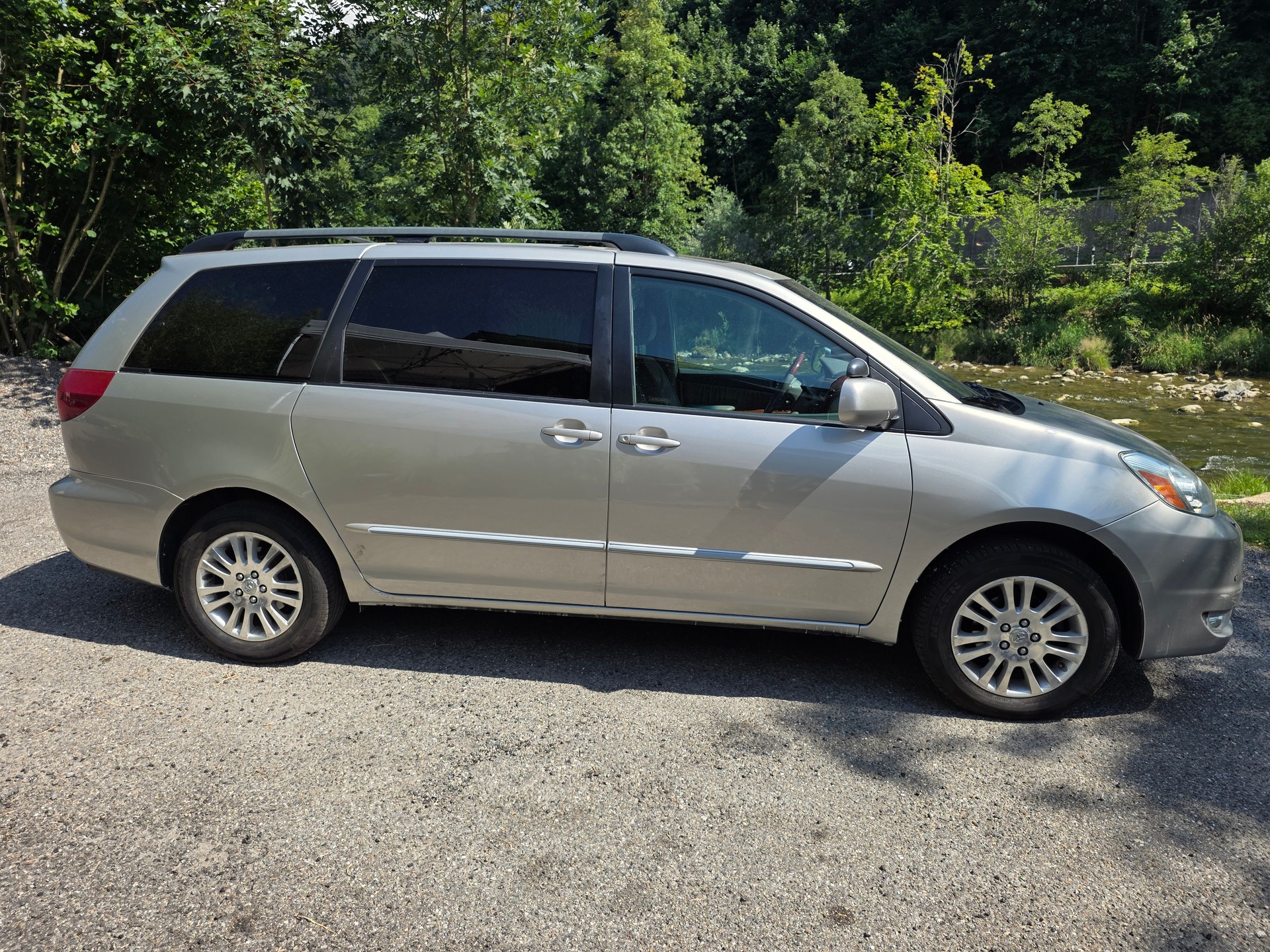 TOYOTA SIENNA XLE Limited AWD ☆☆☆ MFK: 17.07.2026 ☆☆☆-showroom-element-1