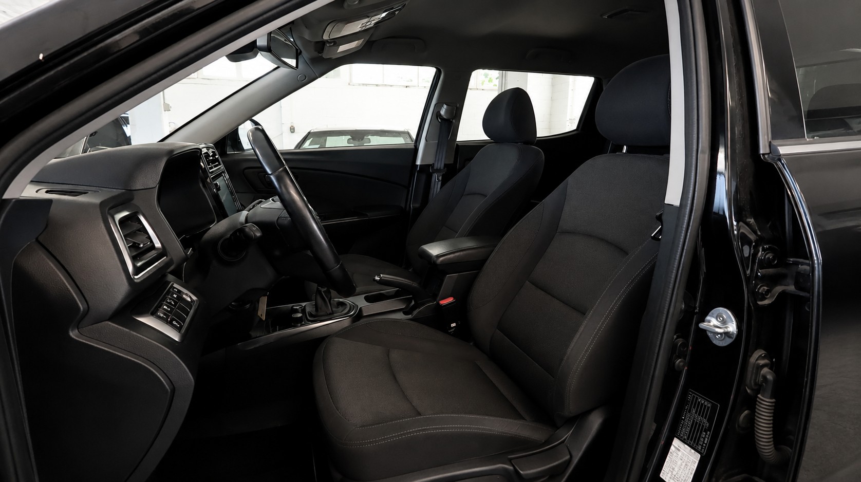 KGM-SsangYong Tivoli 1.2 T GDI Crystal 2WD-showroom-element-3
