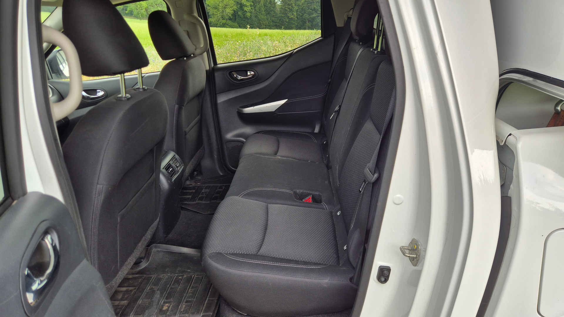 NISSAN Navara Double Cab Acenta 2.3 dCi 4WD-image-6