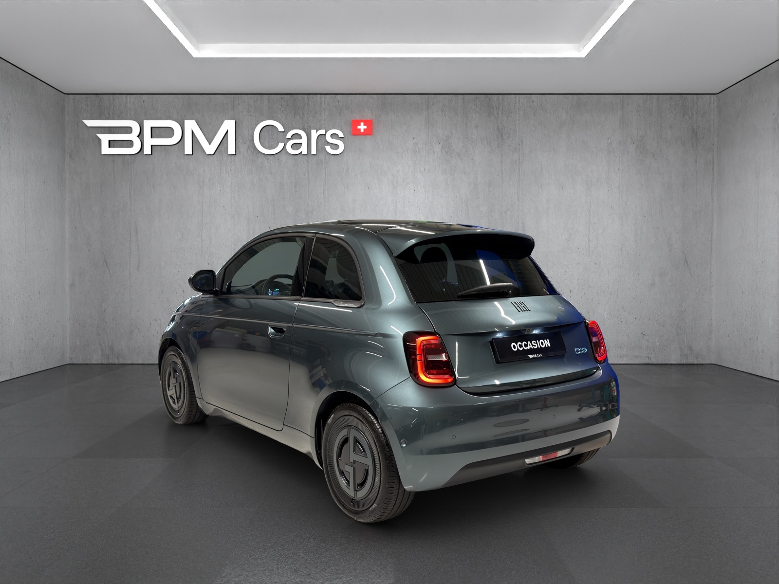 FIAT 500 Armani-showroom-element-3