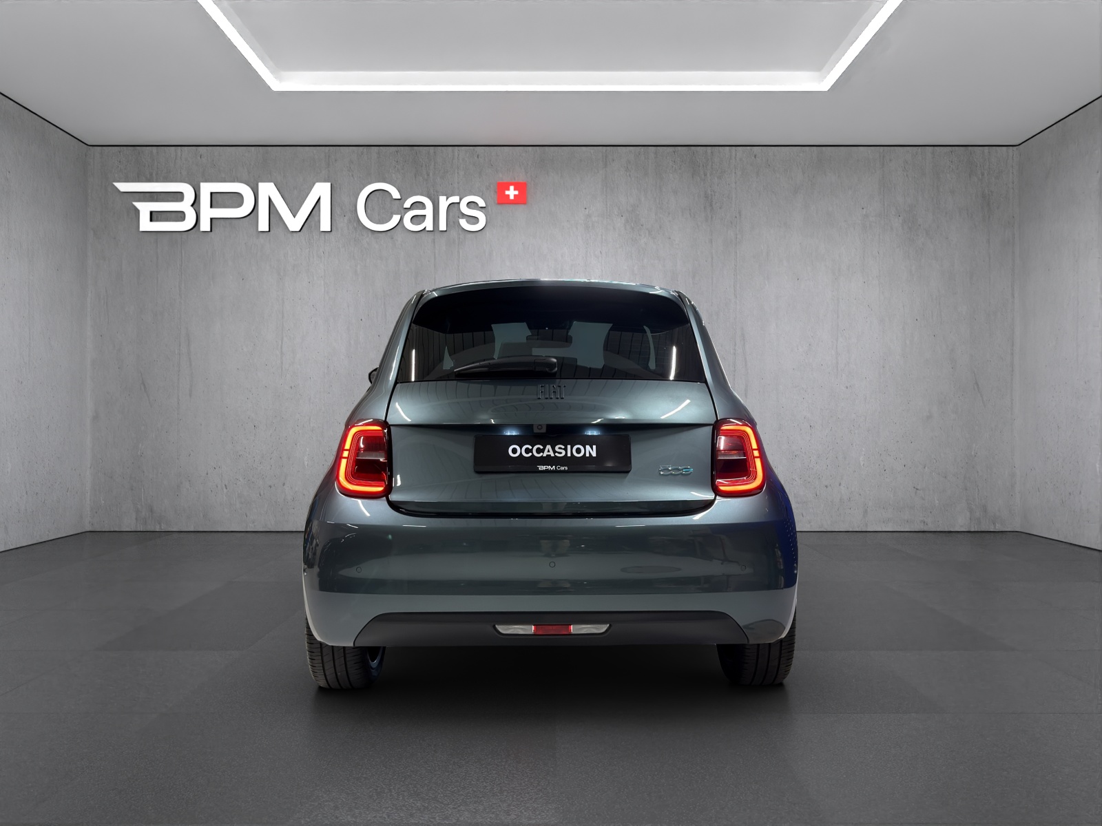 FIAT 500 Armani-showroom-element-2