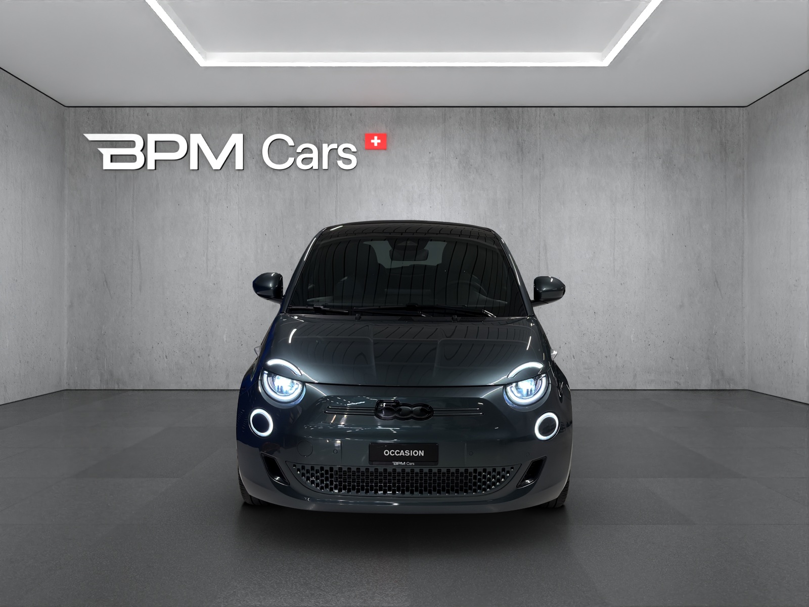 FIAT 500 Armani-showroom-element-1