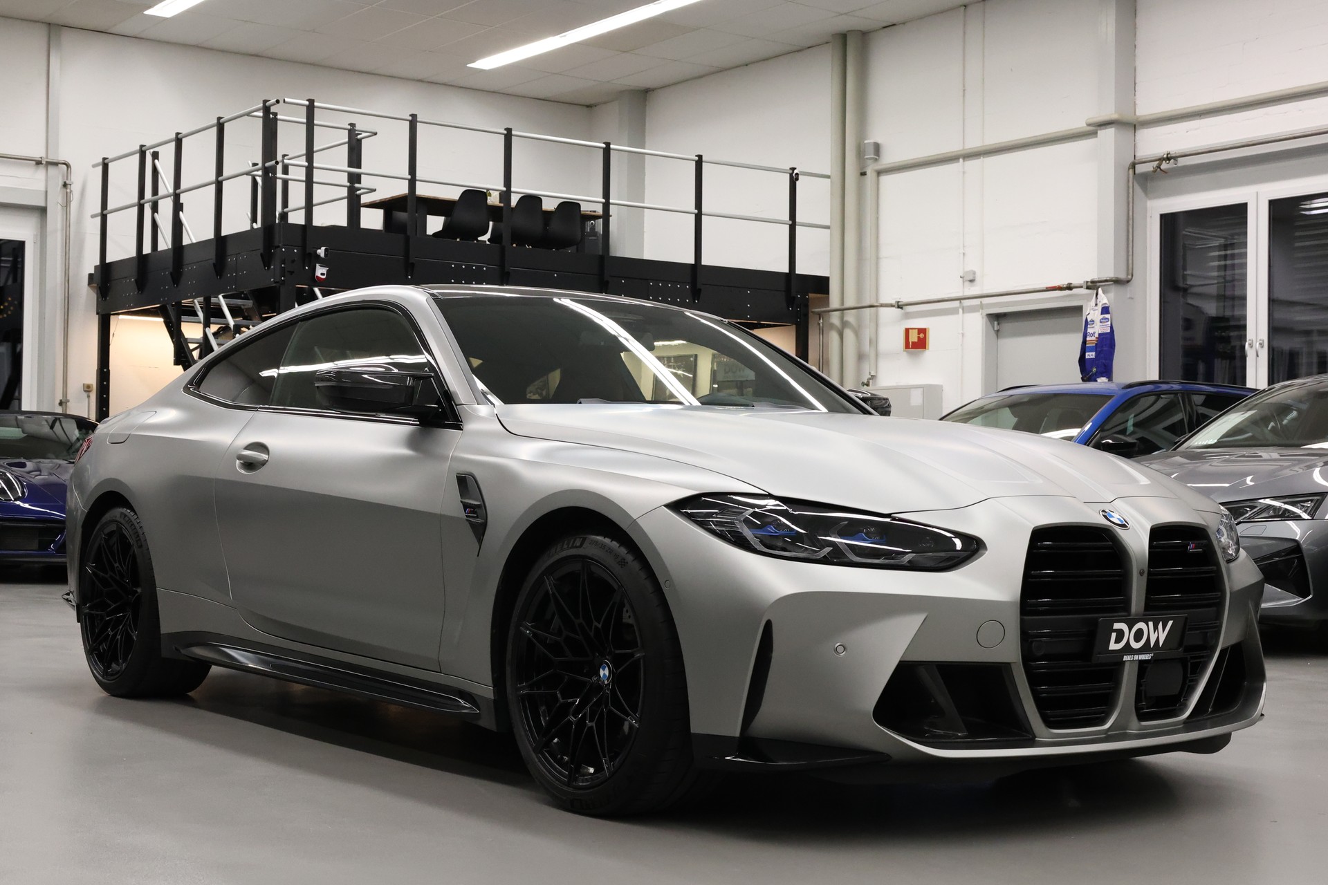 BMW M4 Competition xDrive Coupé-showroom-element-3