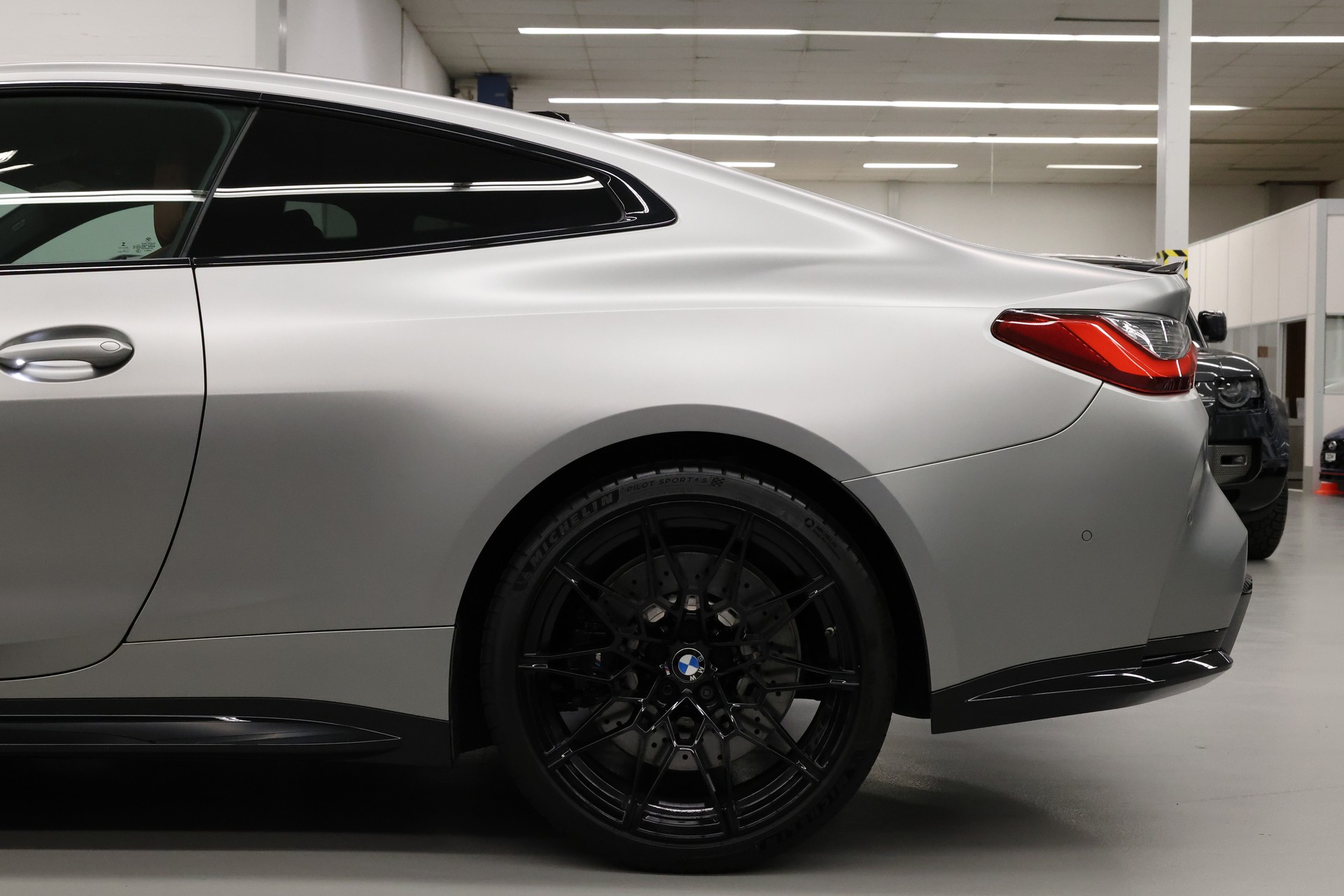 BMW M4 Competition xDrive Coupé-image-15