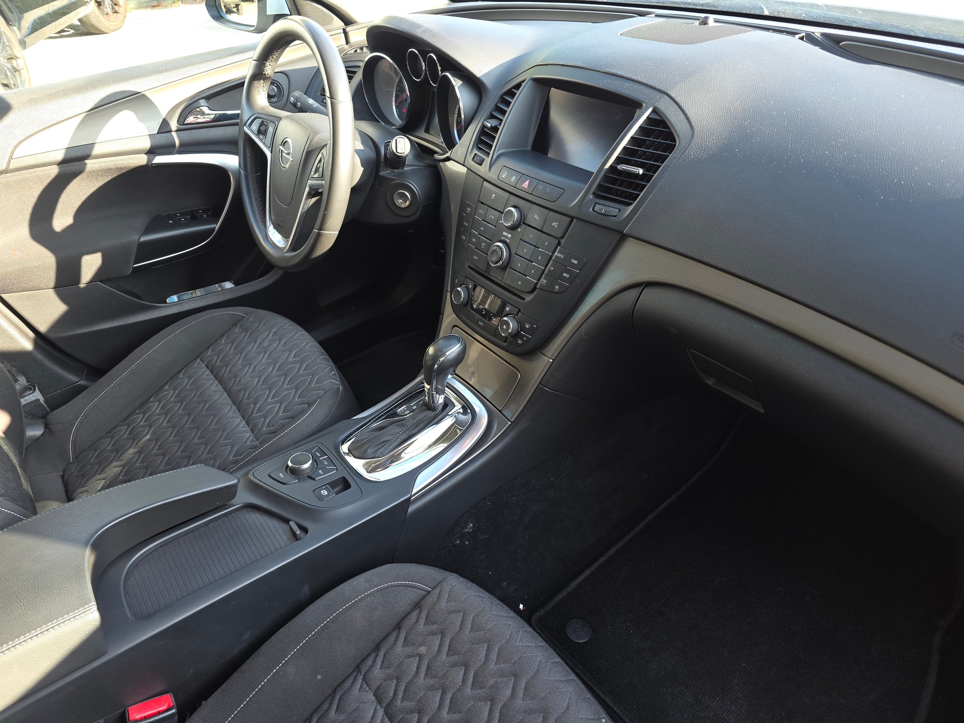 OPEL Insignia Sports Tourer 2.0 CDTI Cosmo Automatic-image-6
