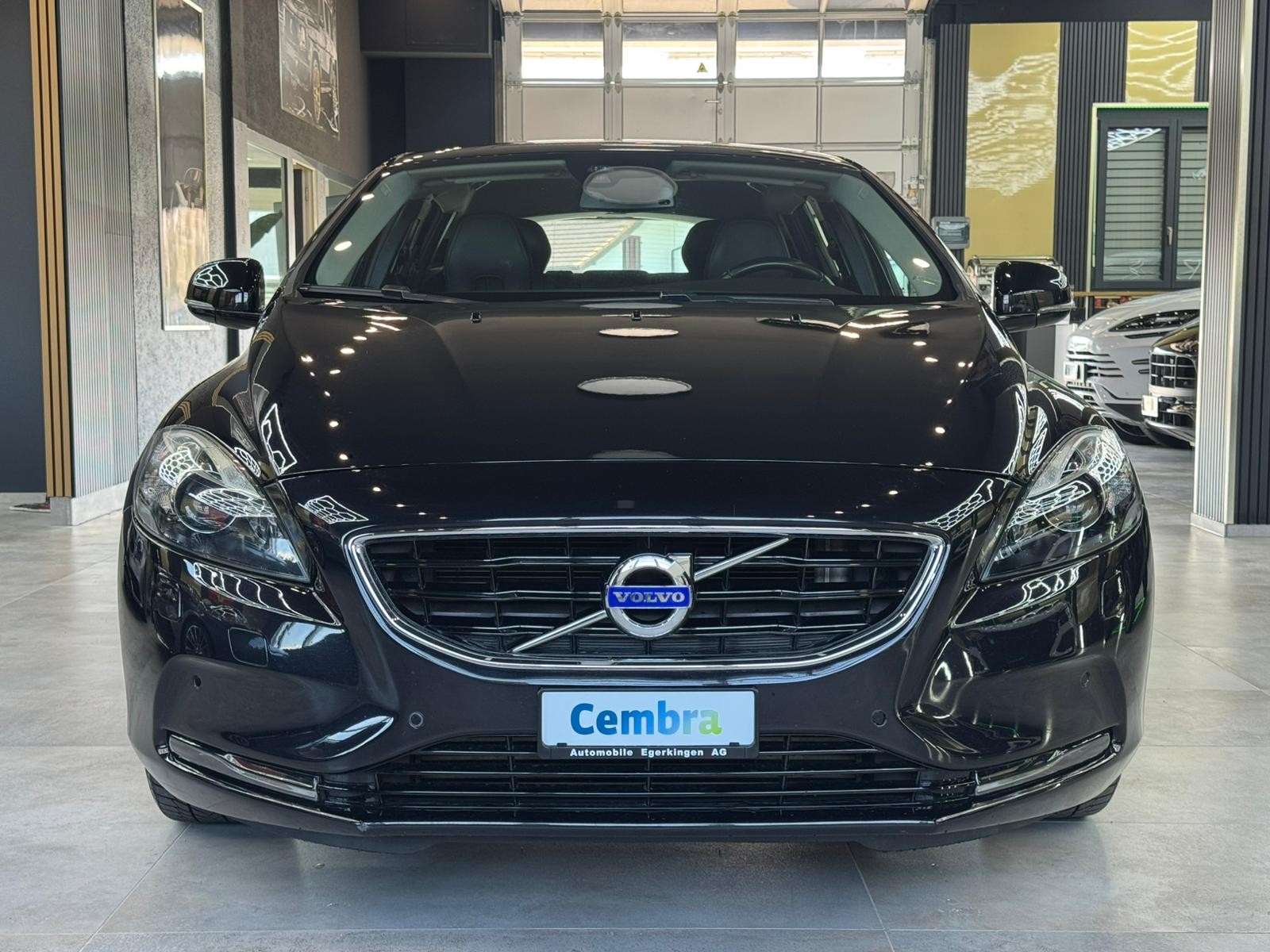 VOLVO V40 D3 Summum S/S-showroom-element-1