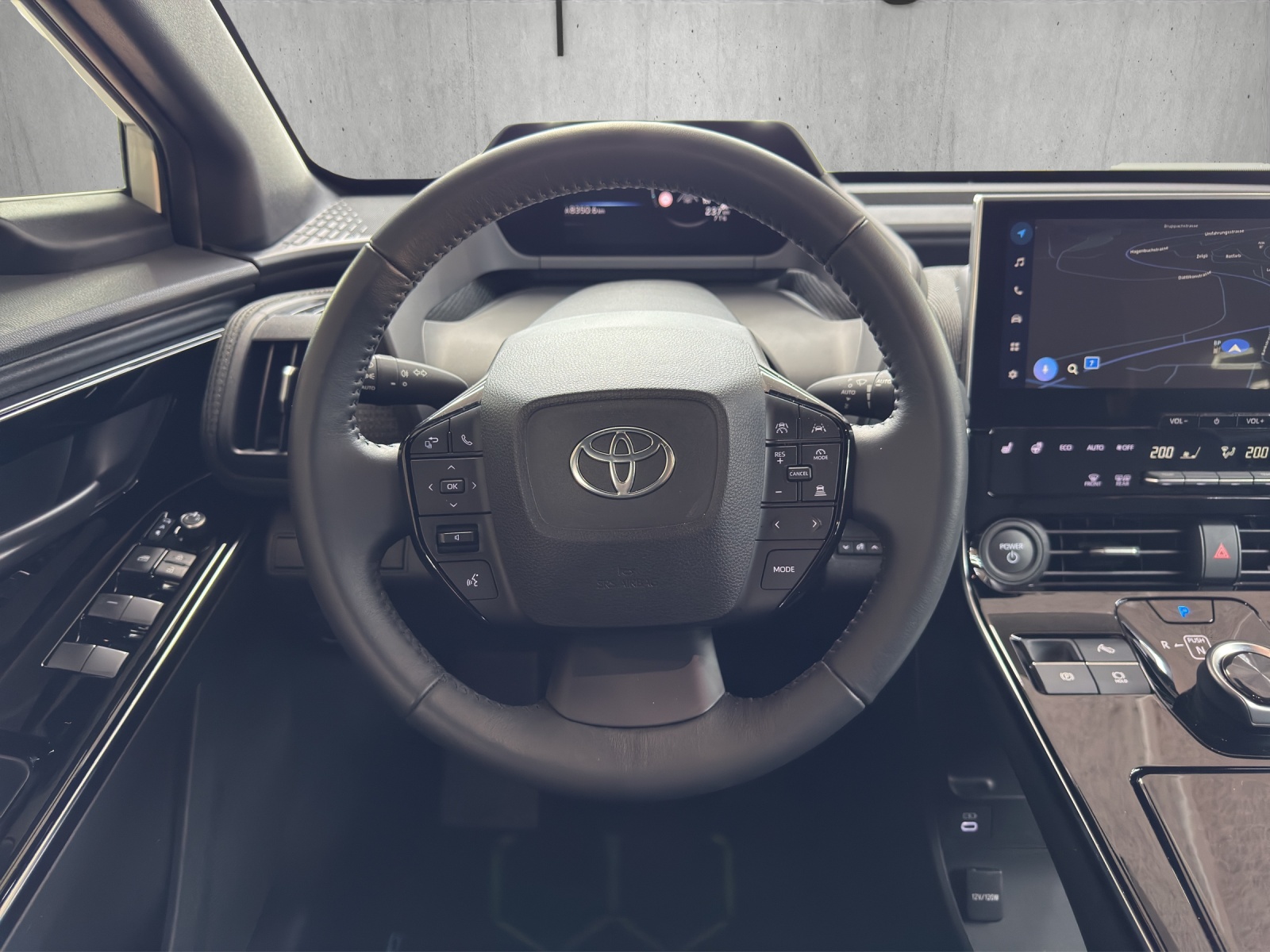 TOYOTA bZ4X Style 71,4 kWh 4WD-image-9