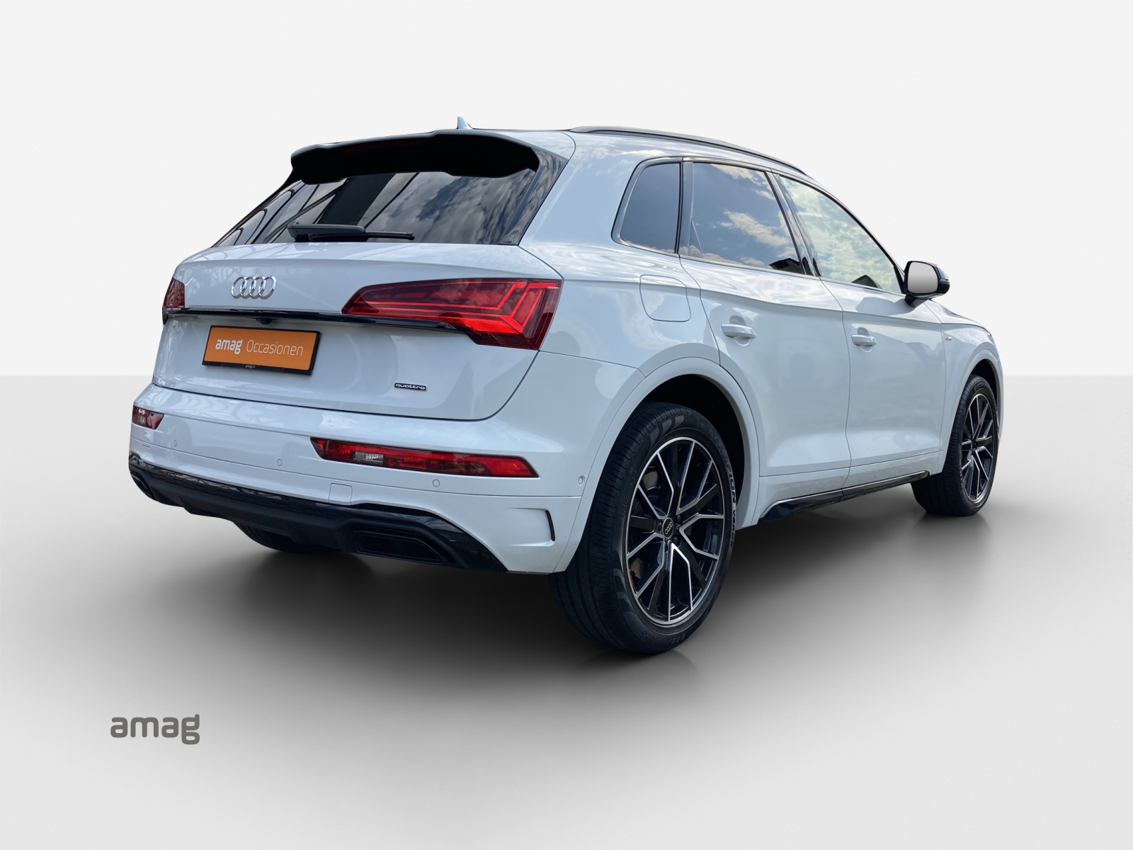 AUDI Q5 45 TFSI S-line quattro S-tronic-image-4