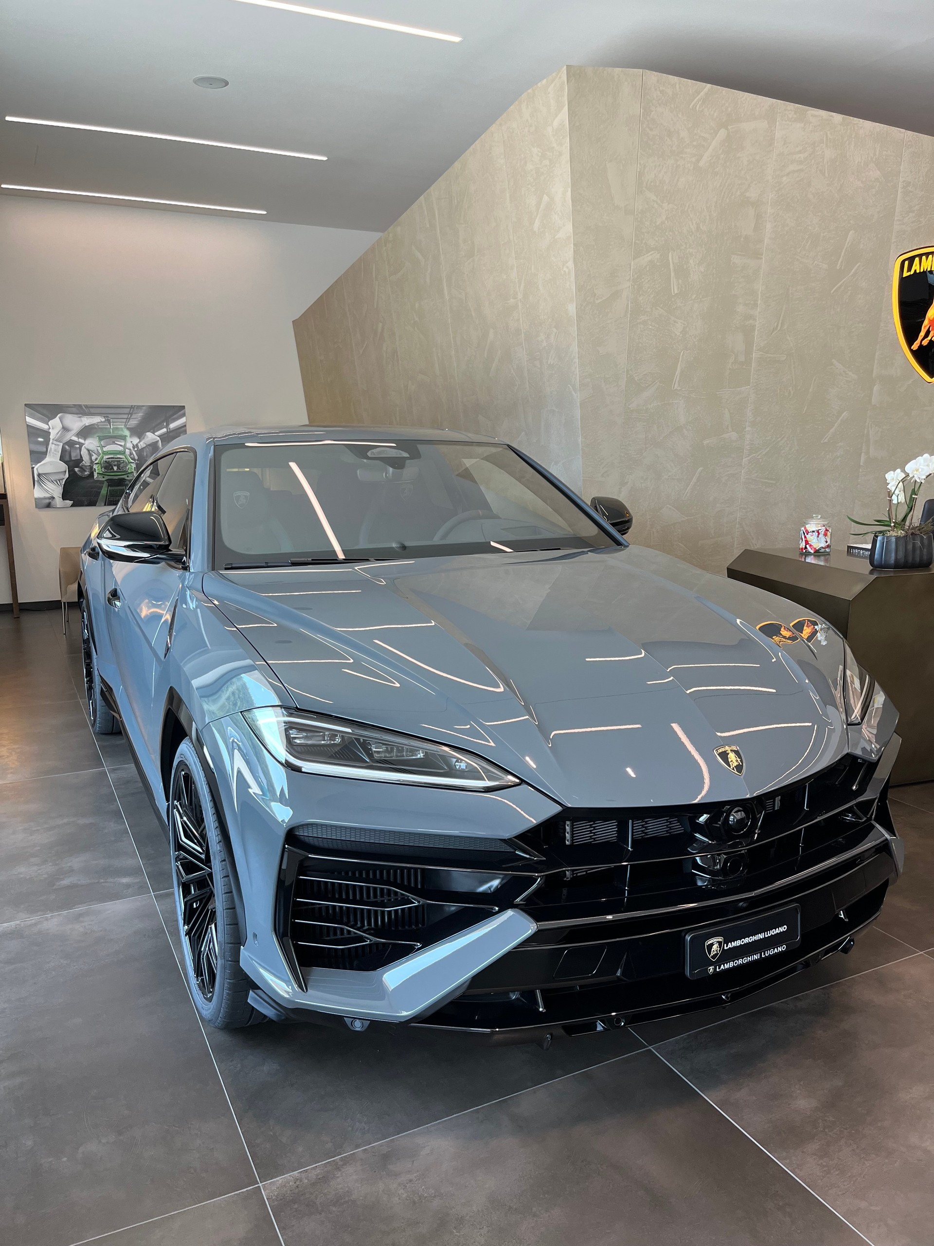 LAMBORGHINI Urus SE MY26 Lamborghini Lugano Scarico Akrapovic-showroom-element-1